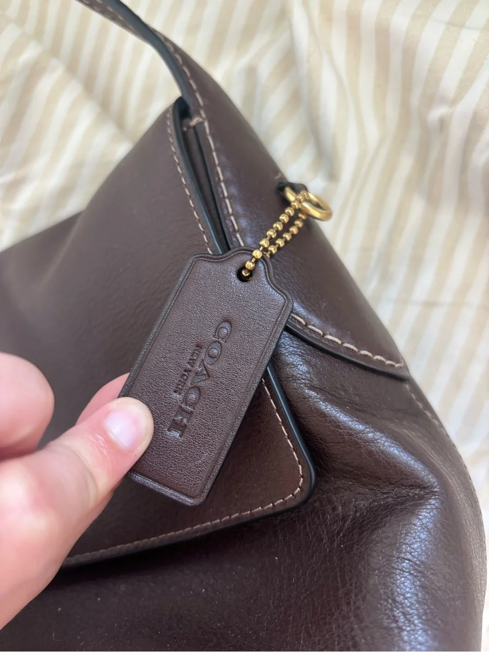 Coach Chelsea Shoulder Bag 30 in Brass/Maple Brown - Picture 6 of 12